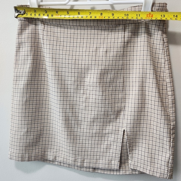 Garage Size M Plaid Slit Beige Mini Skirt - Picture 11 of 11